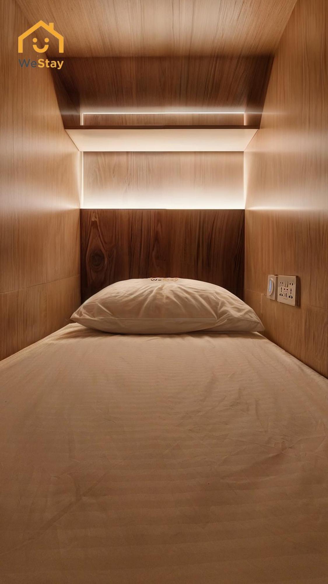 Westay Capsule Hostel Дубай Екстериор снимка